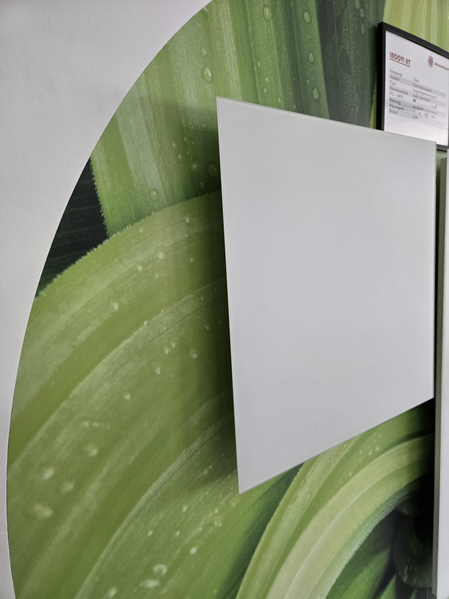 Inoovi HT 60x60 800W lange golf infraroodpaneel zijaanzicht links