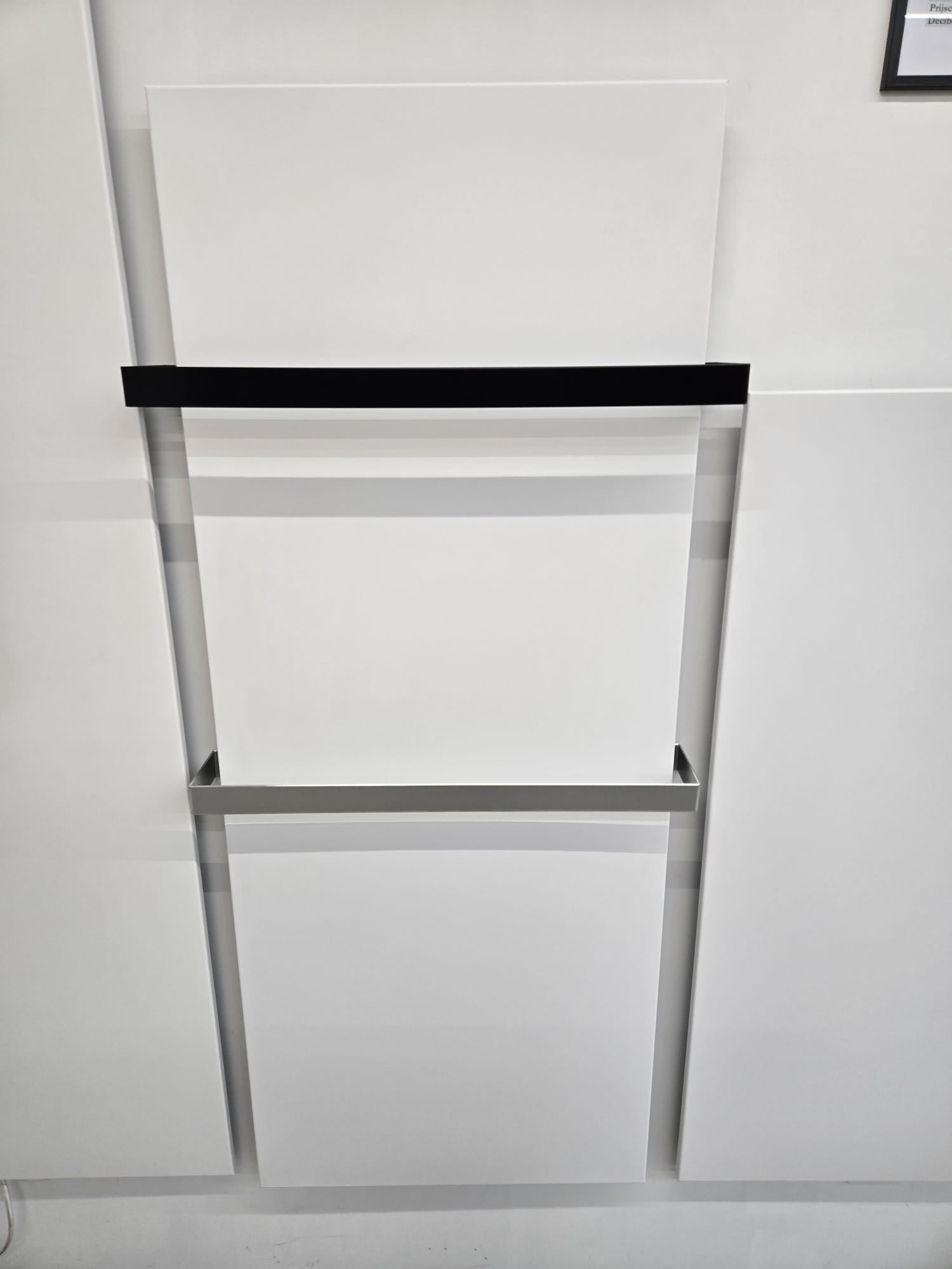 Inoovi LT 60x150 950W mat wit langolf infraroodpaneel voor woonkamer en kantoor - vooraanzicht
