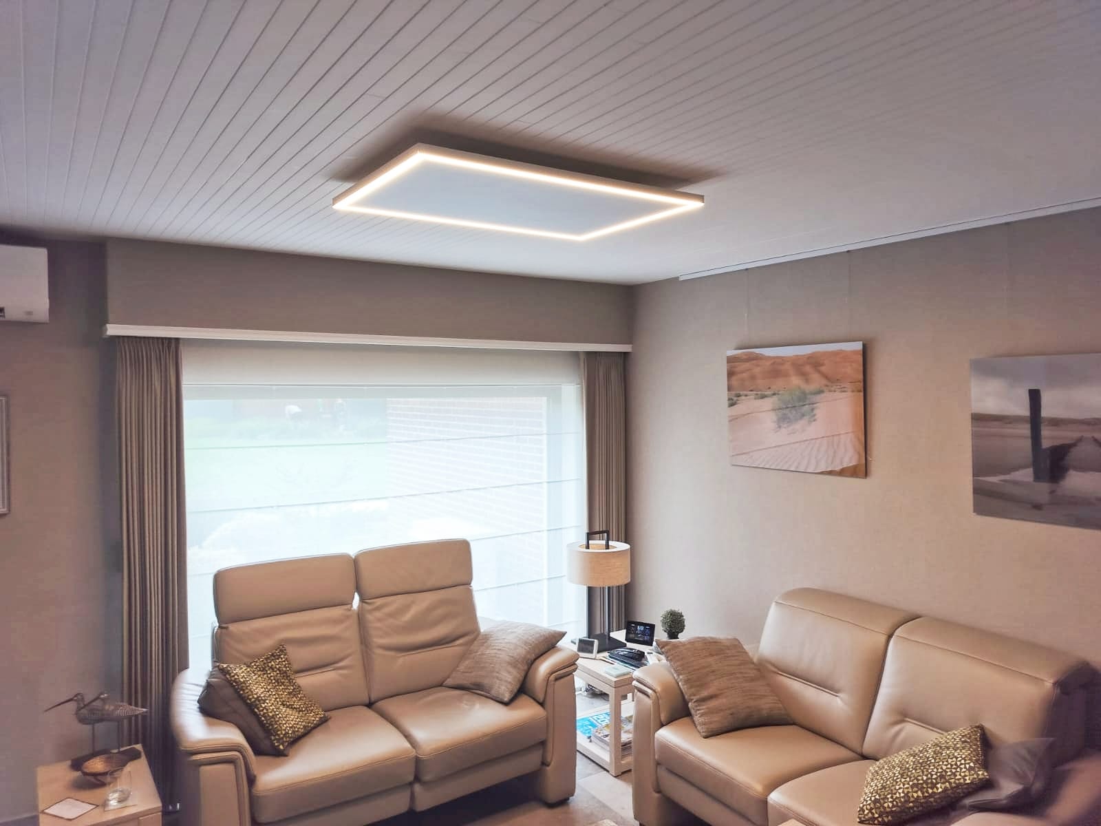 Inoovi HT 60x90 1200W lange golf infraroodpaneel sfeerbeeld met verlichting rondom