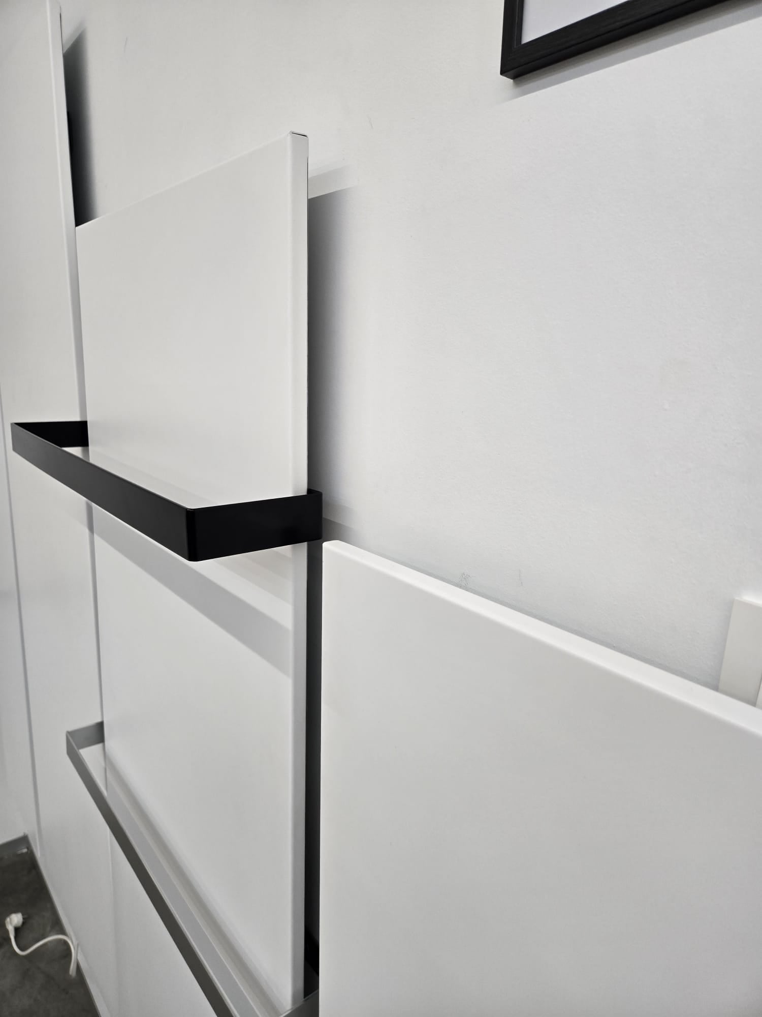 Inoovi LT 60x150 950W mat wit langolf infraroodpaneel voor woonkamer en kantoor - zij-aanzicht rechts
