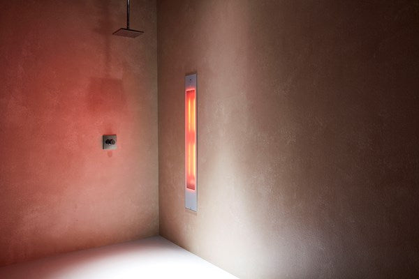 Sunshower Pure XL wit kortgolvig infrarood douchepaneel voor badkamer en wellness
